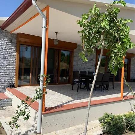 Villa Alacati Merkezde Konforu B Tek Odali *