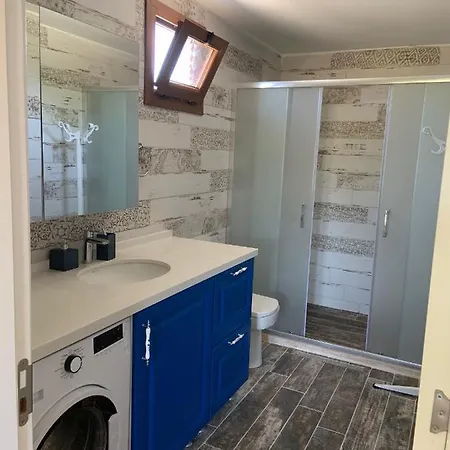 Villa Alacati Merkezde Konforu B Tek Odali