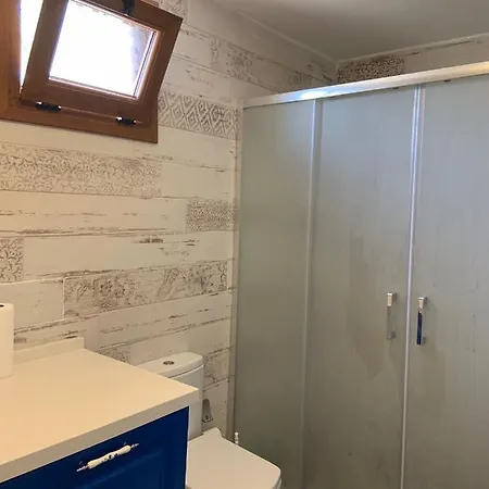 Alacati Merkezde Konforu B Tek Odali Villa Ildiri
