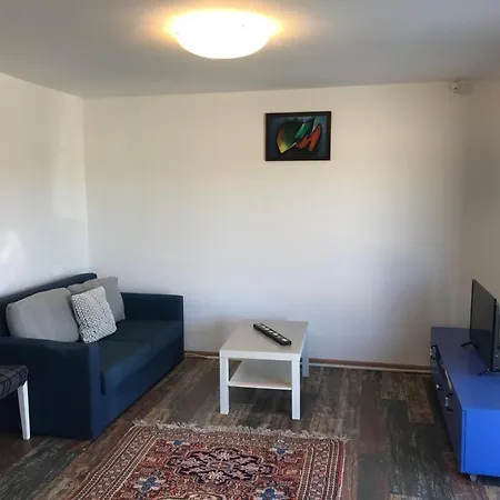 Alacati Merkezde Konforu B Tek Odali Villa *