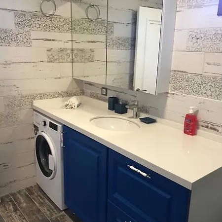 Villa Alacati Merkezde Konforu B Tek Odali *